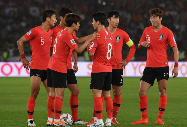 韩国男足亚洲杯8号是谁